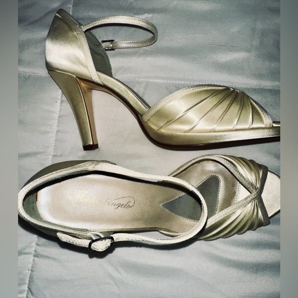 NEW - David's Bridal Michaelangelo - Ivory satin pumps - 'Gizele’ - Size 9.5 - Picture 6 of 6